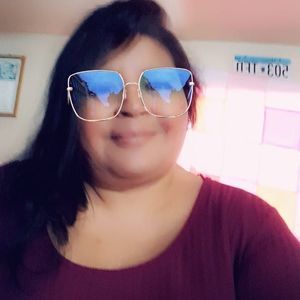 Meet your Posher, Eva